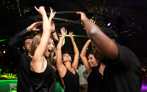 Clubes de Baile - Turistik