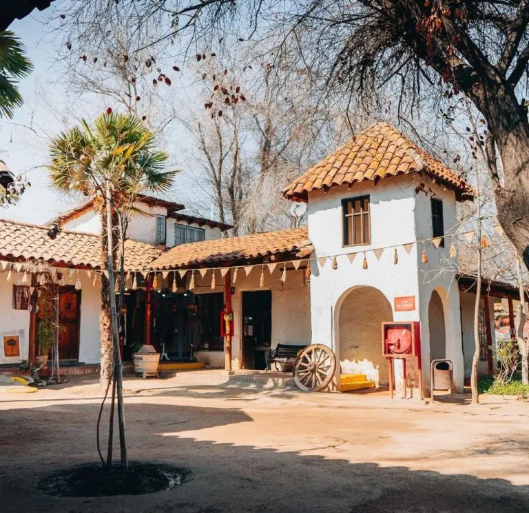 Pueblito Los Dominicos - Turistik